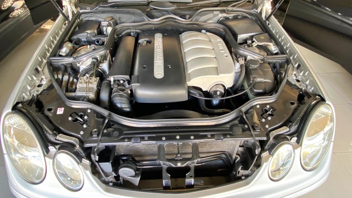 Mercedes-Benz E220CDI W211 14