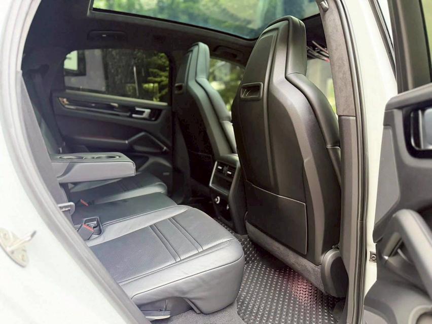 Cayenne Coupe E-Hybrid 3.0 19