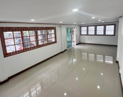 PB5412 ให้เช่าบ้านเดี่ยว หมู่บ้านเมืองทอง2 ซอยพัฒนาการ 53 เขตสวนหลวง ใกล้ แอร์พอร์ตลิ้งค์หัวหมาก