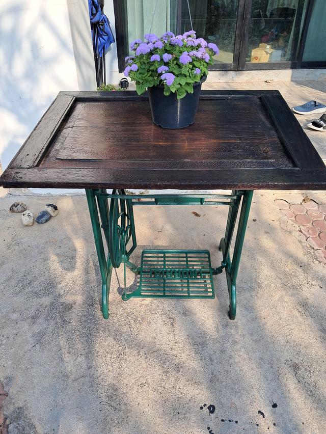 โต๊ะขาจักร งานไม้เนื้อแข็ง