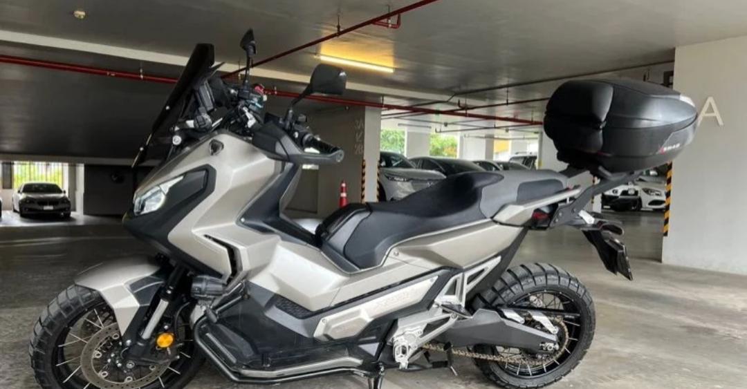 Honda X-ADV สีเทาสวย