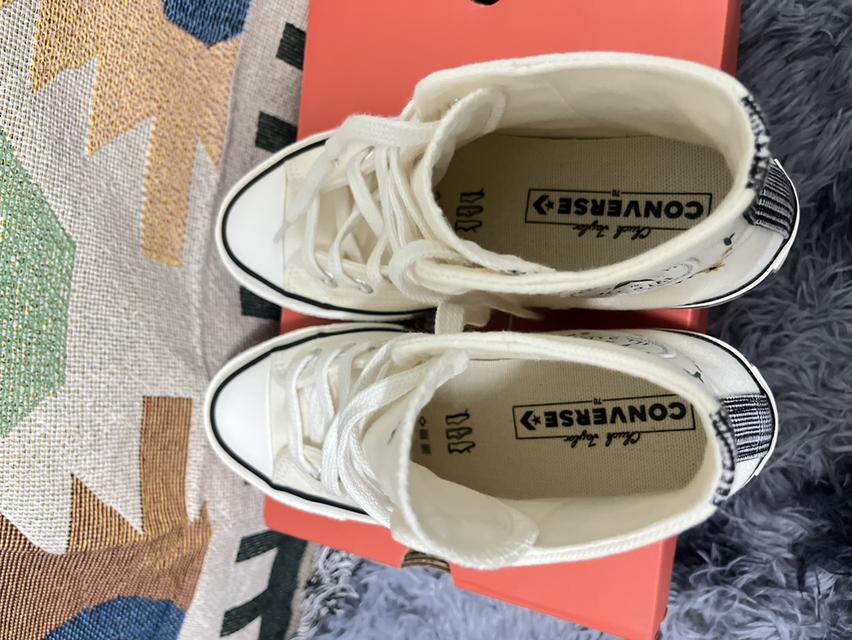 Converse Chuck 70 School Daze Floral Graphic ของแท้
