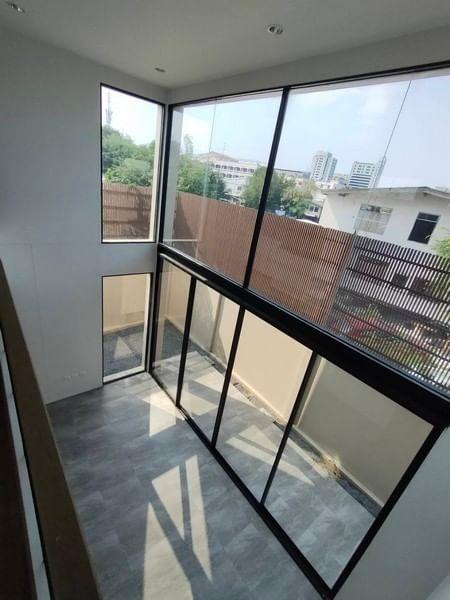 ด่วนหลุดจอง...ให้เช่าทาวน์โฮม 3.5ชั้นย่านThe Nine พระราม9 หัวหมาก รามคำแหง ศรีนครินทร์ พัฒนาการ โครงการไอเรส พระราม 9 Aires Rama 9 ใกล้กับ เดอะไนท์ 9