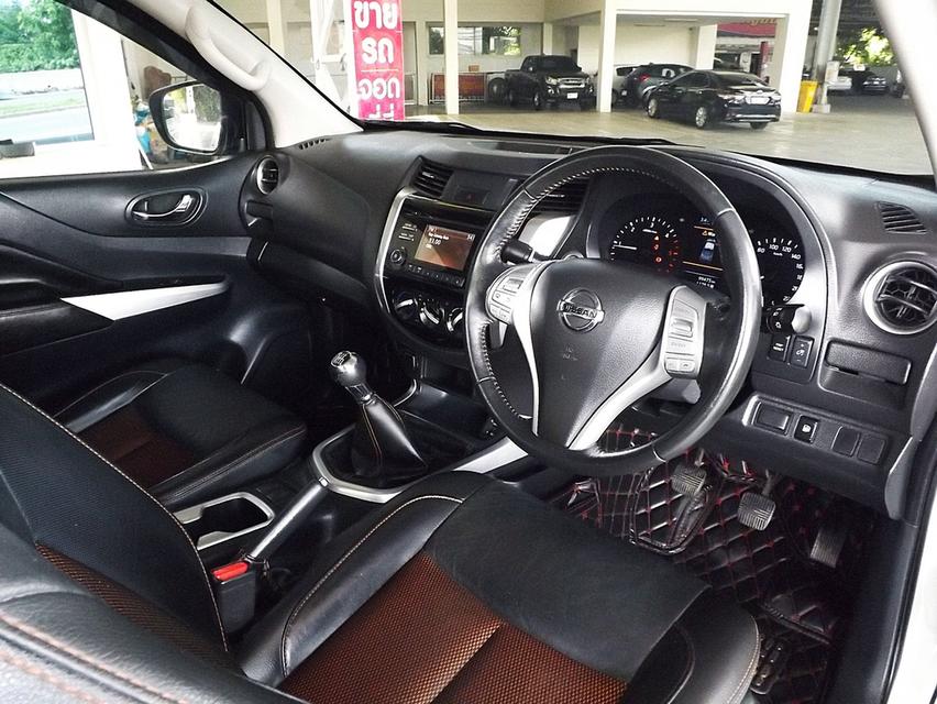 (แจ้งรหัสรถ KCY1613) NISSAN NAVARA NP300 KING CAB CALIBRE 2.5 E BLACK EDITION เกียร์ธรรมดา ปี 2019 ขาว-ดำ รูปที่ 12