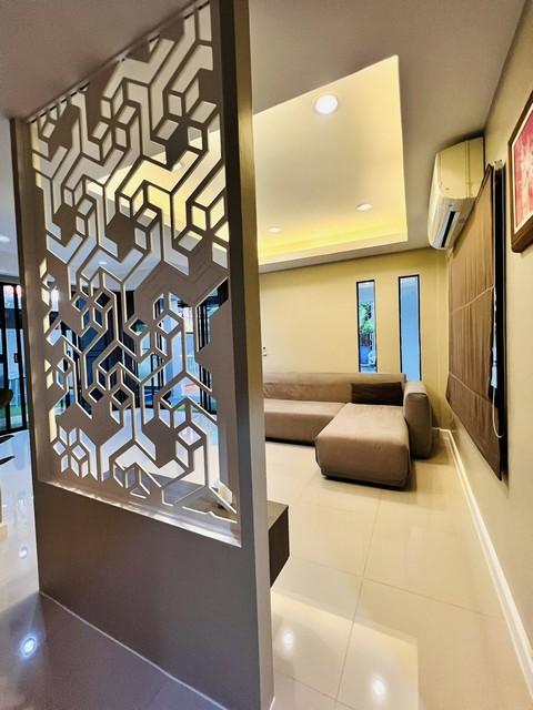 ขาย ให้เช่า บ้านเดี่ยว 2 ชั้น หมู่บ้านมณียา สไตล์รีสอร์ท อยู่เลียบทางด่วนรามอินทรา อยู่บนถนนประดิษฐ์มนูธรรม ฝั่งตรงข้ามเยอรมันตะวันแดง 10