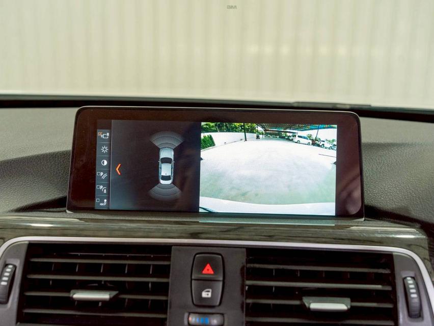 BMW 330e Luxury ปีจด 2017 11