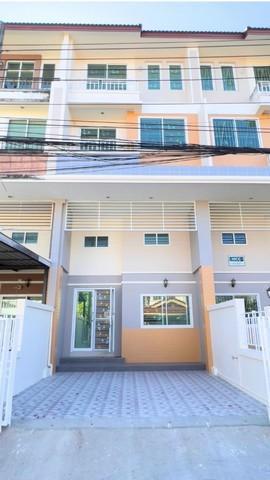 ให้เช่าทาวน์โฮม 4 ชั้น 24 ตร.ว. ย่านนวมินทร์ โพธิ์แก้ว ใกล้เดอะมอลล์บางกะปิ (รีโนเวทใหม่) 1