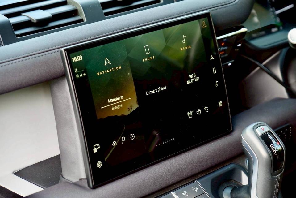 รหัสรถ PR5999 Land Rover Defender (110) P400e ปี 2022 13