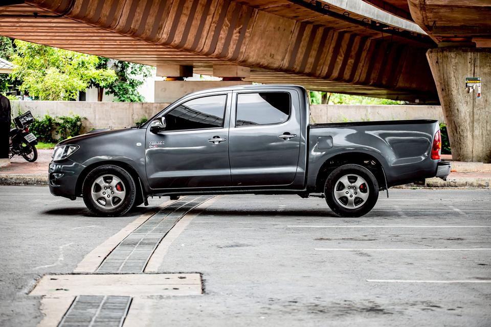 Toyota Vigo Double Cab 4 ประตู 2.5E ดีเซล ปี 2010 สีเทา  9