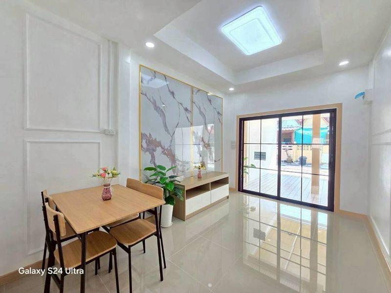 หมู่บ้านบัวทองเคหะ ไทรน้อย นนทบุรีทาวน์เฮาส์ชั้นเดียว  ต้นสายรถเมล์134,516  มีตลาดสด24ชั่วโมง ตกแต่งใหม่พร้อมอยู่ 13