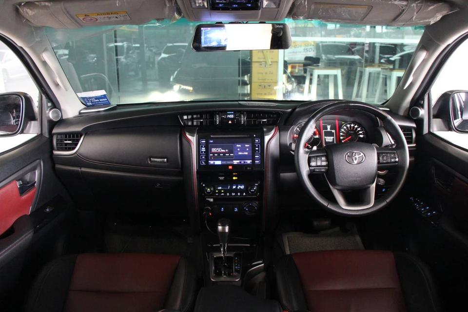 Toyota Fortuner 2.8TRD 4WD  6