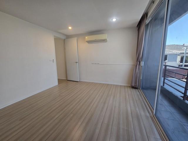 ให้เช่าทาวน์โฮม2ชั้น แปลงมุม 23ตรว. ใกล้แฟชั่นไอส์แลนด์ 7