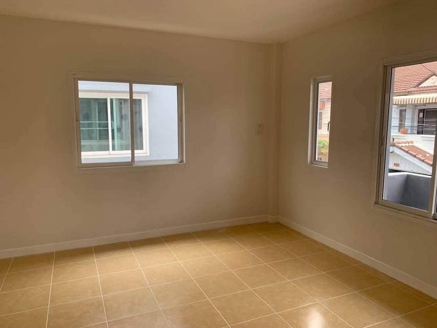 🏡 บ้านเช่าเพื่อครอบครัว ทาวน์เฮาส์หลังมุม 23 ตร.ว. โปร่งสบาย ไม่อึดอัด พร้อมแอร์ 3 เครื่อง เย็นฉ่ำทั้งหลัง! 👨👩👧👦✨ 13