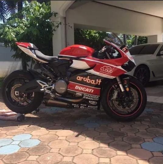 Ducati Panigale แดงขาว