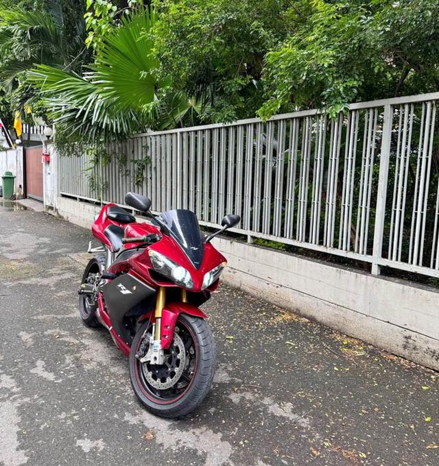 Yamaha R1 สีแดงสภาพดีมาก ปี 2007