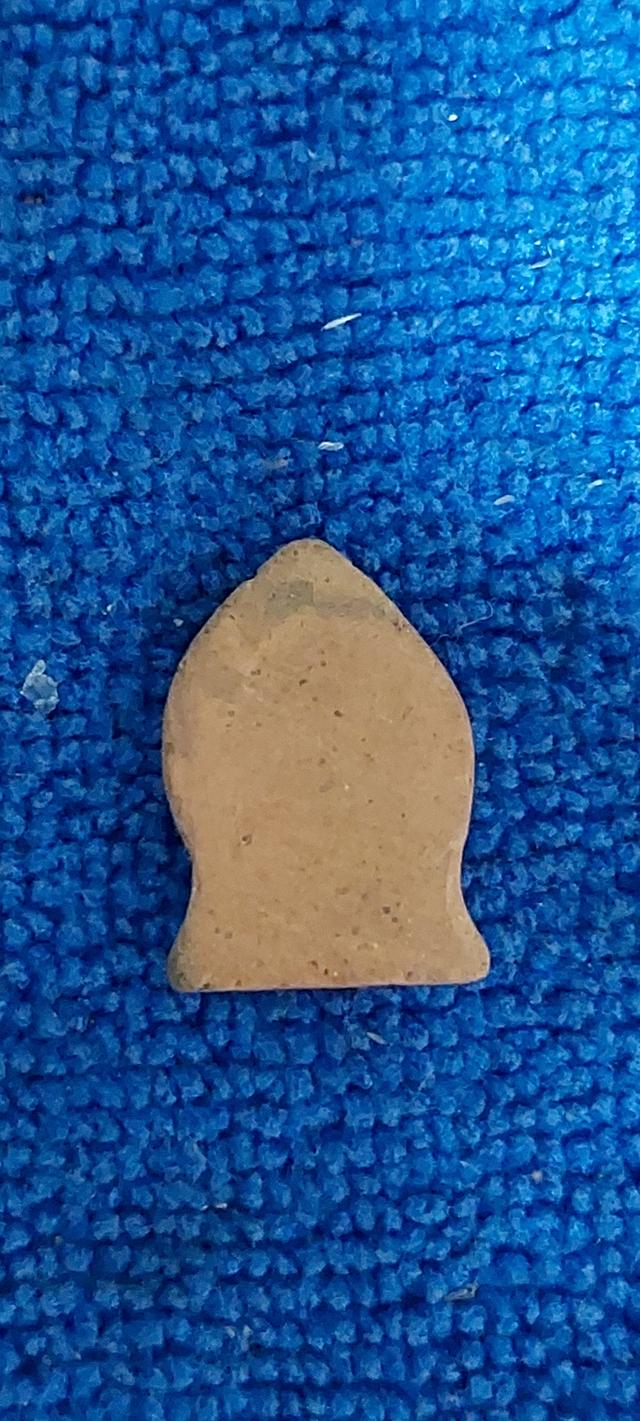 พระนางกวักพิมพ์ทรงเสมากลวงพ่อมุ่ย สุพรรณบุรี รูปที่ 3