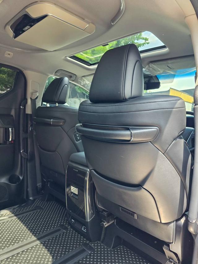 Toyota ALPHARD 2.5SC PACKAGE สีดำ ปี 2023 ไมล์ 30,000 กม. รูปที่ 13