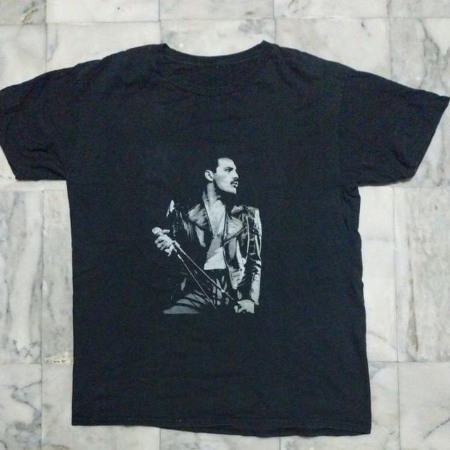 เสื้อยืดแขนสั้น แนวนักร้องชาวบริติชวง Queen Freddie Mercury Vintage 1989 90s Rock Band แท้ มือสอง สภาพดี ของพร้อมส่งครับ