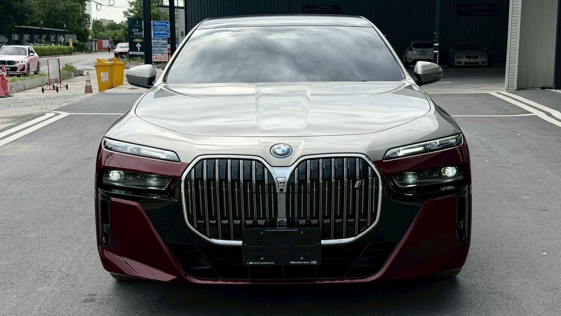 2025 BMW I7 xdrive60 CBU Milage 6,XXX KM สภาพป้ายแดง ถูกกว่าออกใหม่ครึ่งนึง เจ้าของเก่าชัดเขนสุดในไทย