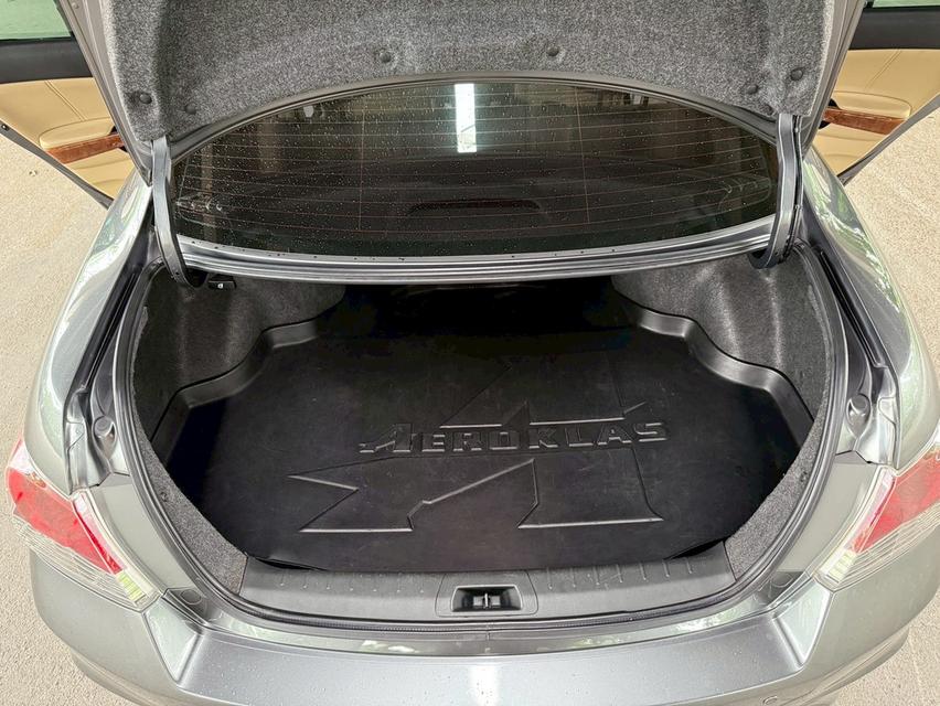 ขายรถ Honda Accord 2.4JP CBU ปี 2012 สีเทา เกียร์ออโต้ 18