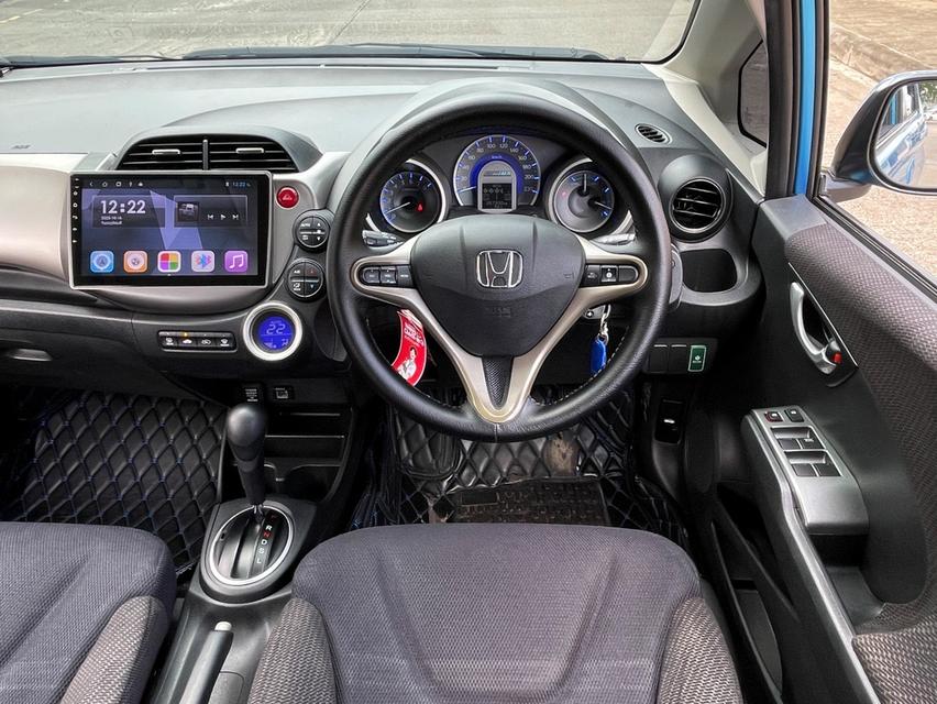 HONDA JAZZ 1.3 HYBRID ปี 2013 AUTO สภาพนางฟ้า 8