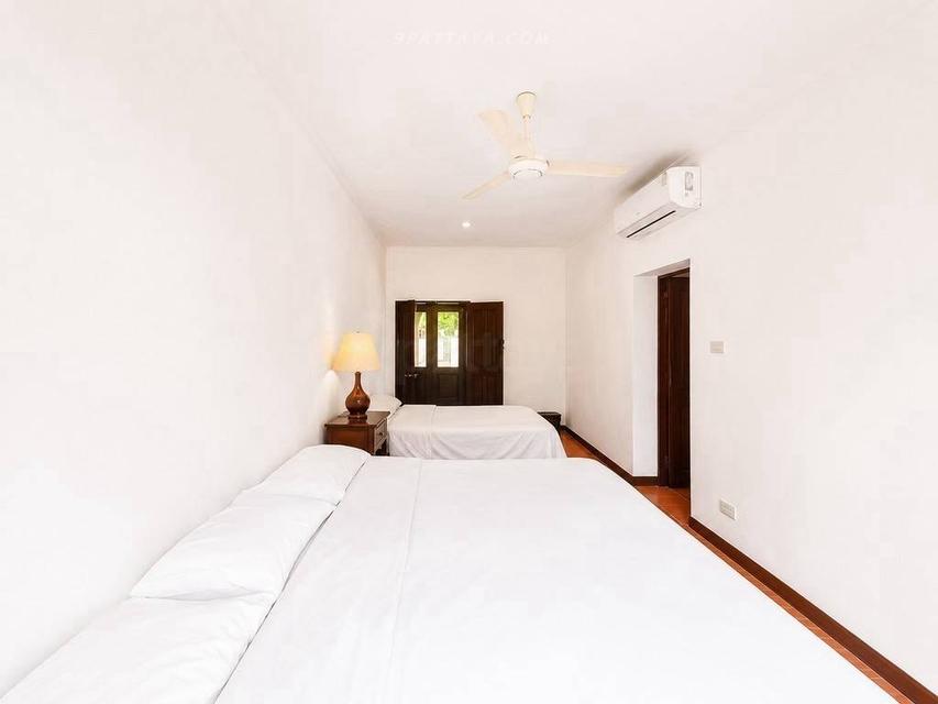 For Sale — Large Pool Villa in Siam Country Club Area Land size: approx. 168 sq.wah• Single-storey house• Strong red brick structure• 3 bedrooms 5