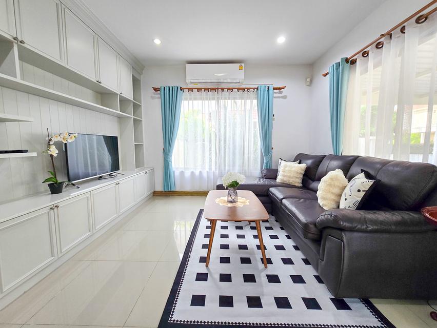 ให้เช่า บ้านเดี่ยว 2 ชั้น หมู่บ้าน เฮ้าส์ ออฟ เดอะ คานารี่ – สวนเสือศรีราชา บ้านสวย เฟอร์นิเจอร์บิ้วอิน พร้อมเครื่องใช้ไฟฟ้าครบ จอดรถได้ 2 คัน พร้อมเข 4