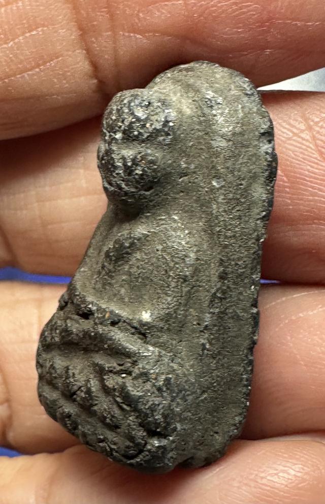 หลวงปู่ ทวด พิมพ์พระรอด รูปที่ 8