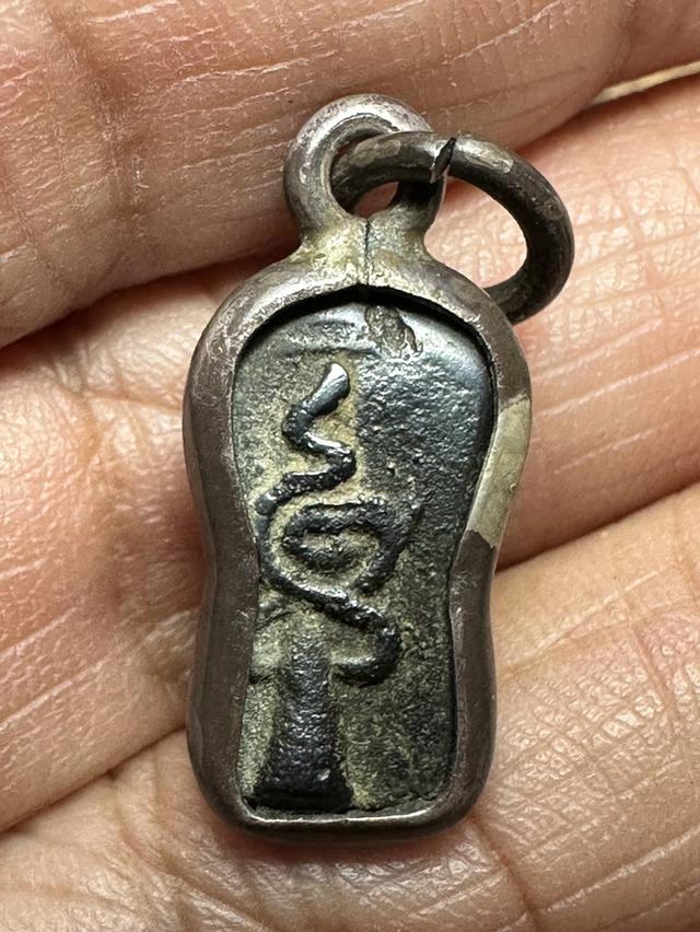 พระปิดตาเนื้อเมฆพัตร ล.ป.ใจ เลี่ยมเงิน 7