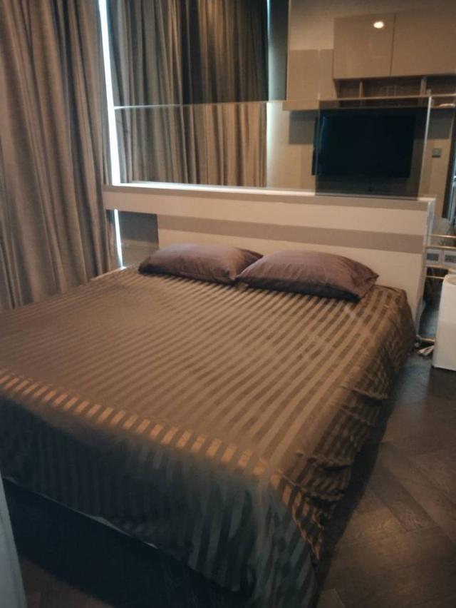 The Esse Sukhumwit 36 43 sqms 1 bedroom 24th floor Sale 15,900,000 baht Rent 50,000 / month Line ID : kingrice7 13