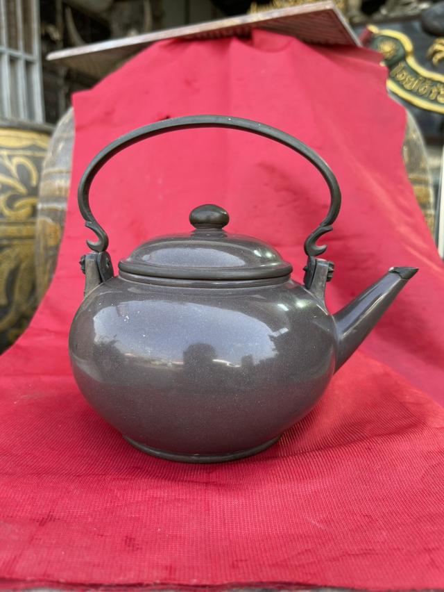 ปั้นชาอี๋ซิง กาน้ำชาดินเผาโบราณ ผิวขัดมัน สีดำ ใบใหญ่ ป้านชาอี๋ซิง ป้านชาเก่า