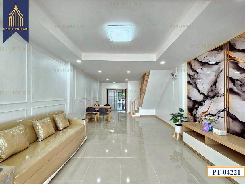 ทาวน์เฮาส์ปิยะวรารมย์ราคาย่อมเยาว์ไทรน้อย 8