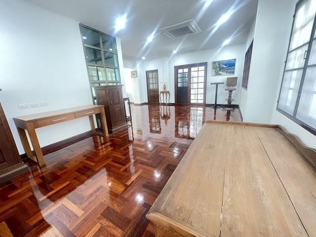 ให้เช่าบ้านเดี่ยว ย่านราชวิถี เขตดุสิต พร้อมเข้าอยู่ มี 3 ห้องนอน 4 ห้องน้ำ 2 ห้องอเนกประสงค์ 11