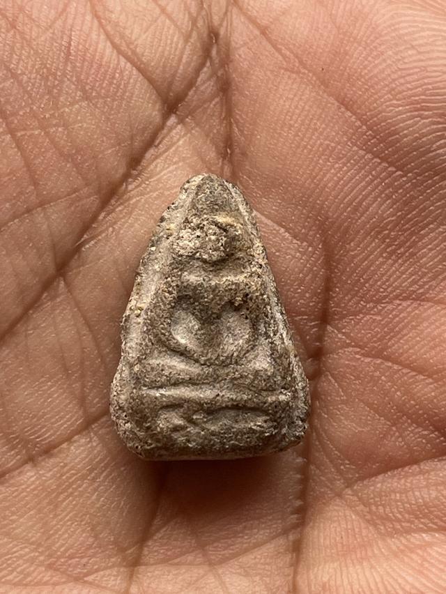พระเก่าไม่ทราบที่ปล่อยเช่า1,500บาท