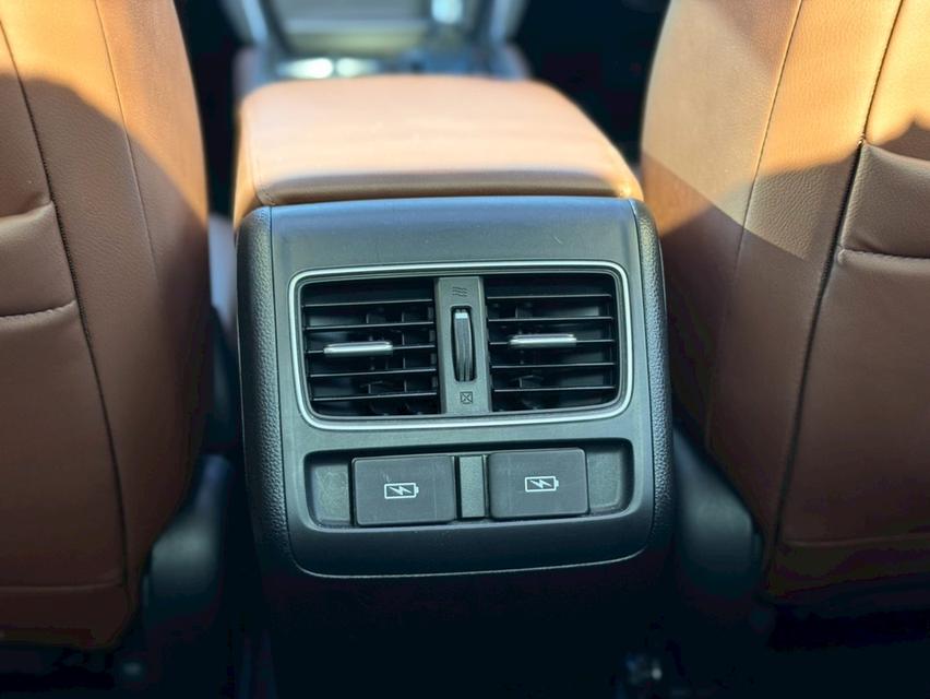 HONDA ACCORD G10   Sedan MY19 Sedan 4dr Hybrid TECH-CVT TOP FWD 2.0 สีดำ   เกียร์ออโต้ ปี 2019 12