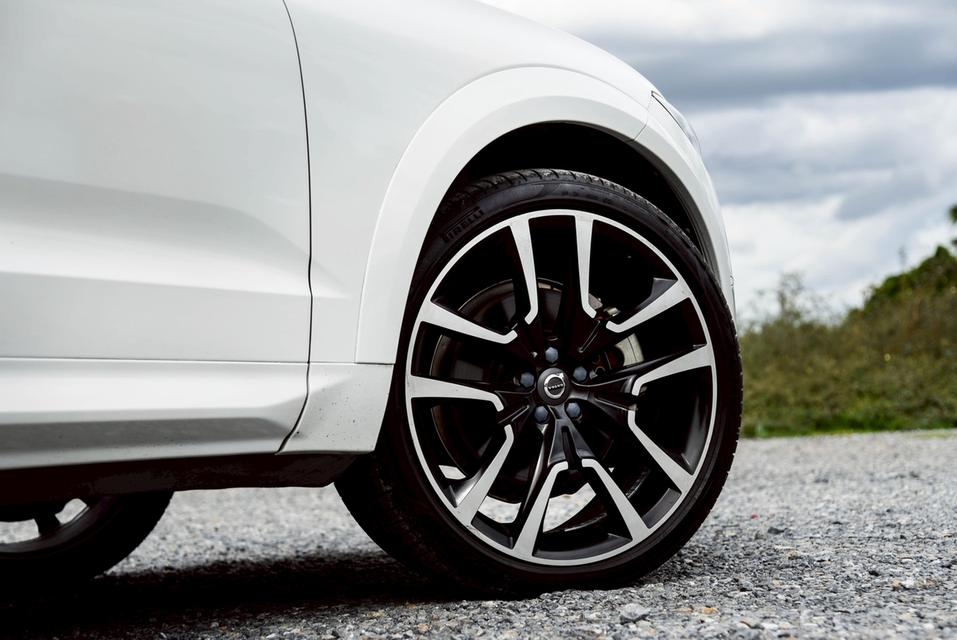 รหัสรถ CBL8457 Volvo XC60 Recharge T8 R-Design AT 2018 7