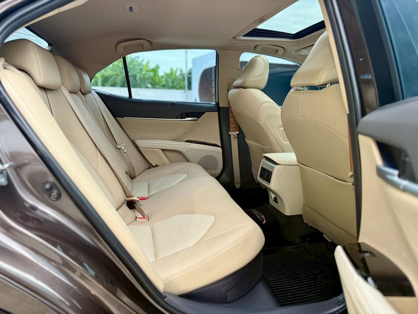 TOYOTA CAMRY 2.5 HV 2019   12
