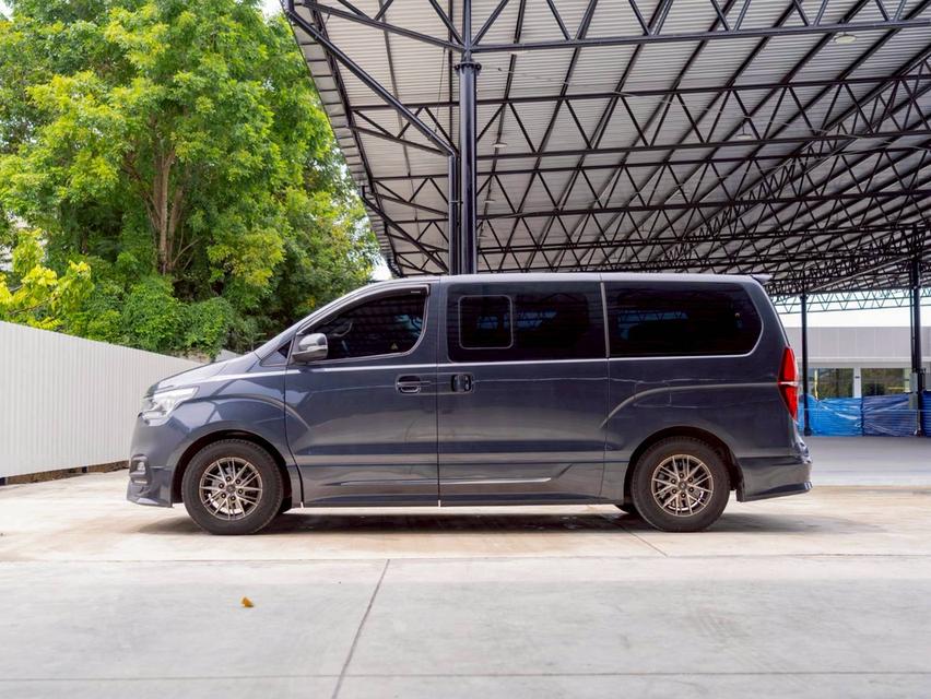 HYUNDAI H-1 2.5 Elite ปี 2021 ประกันเครื่องเกียร์3ปี 30,000 km