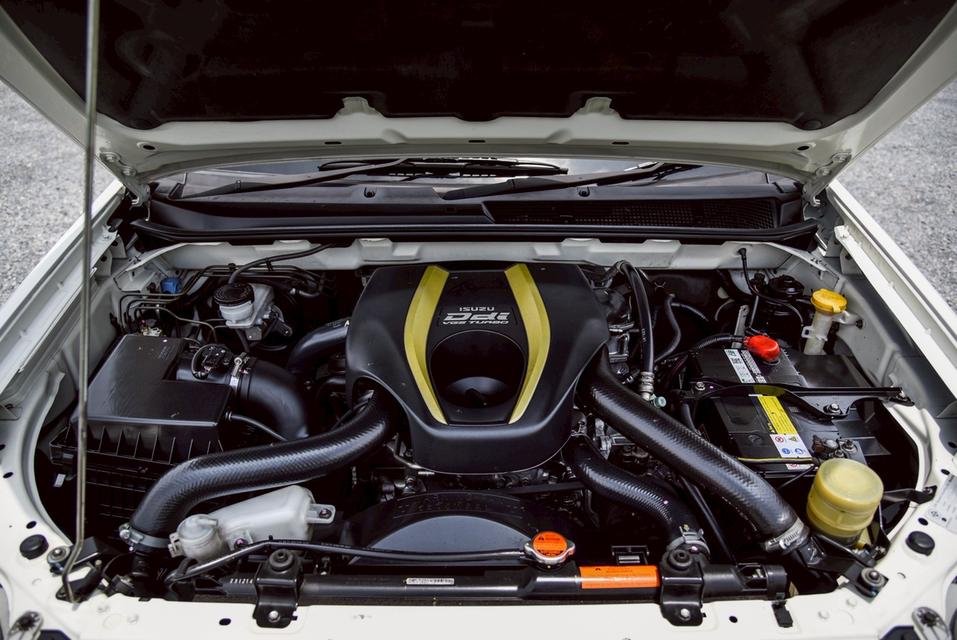 รหัสรถ CBL3168 ISUZU MU-X 3.0 DVD NAVI 4×2 AT 2015