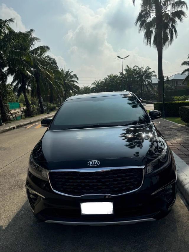 Kia Grand Carnival EX สีดำ ปี 2018 4