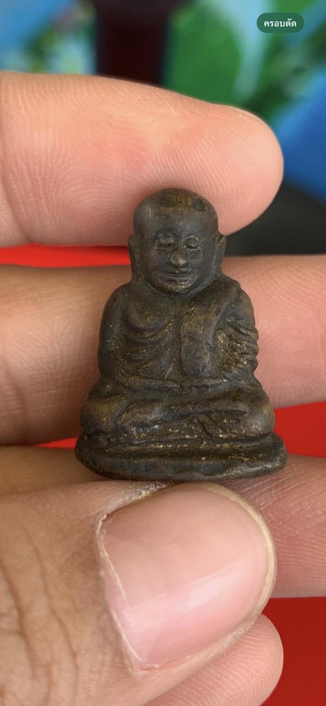 รูปหล่อหลวงพ่อเงิน พิมพ์นิยมลงลักดำทั่วองค์