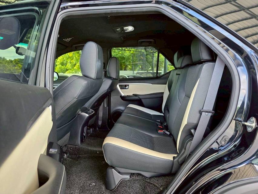 Toyota Fortuner 2.8 Legender 4WD ปี 2023 10