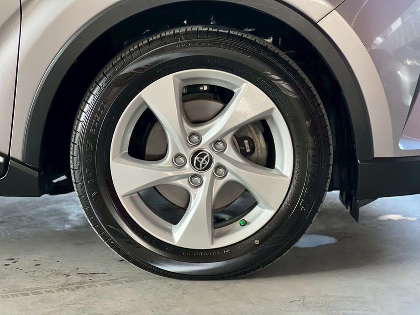 ปี 2018 TOYOTA CHR, 1.8 HV Hi รับประกันเครื่องยนต์+เกียร์ 2 ปี/20,000 กม. 17