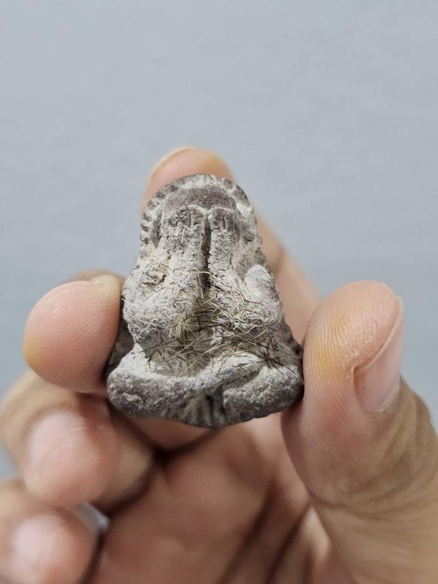 พระปิดตาไม่ทราบที่ มีเกศา