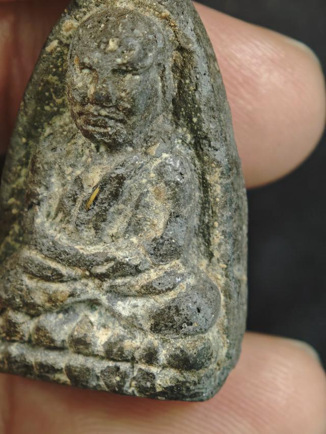 พระหลวงปู่ทวดเนื้อว่าน 2