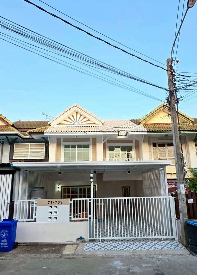 หมู่บ้านพฤกษา18/1 บางใหญ่ ซอยแก้วอินทร์ ทาวน์เฮาส์ 2 ชั้น มีเคาท์เตอร์บาร์ ตกแต่งใหม่พร้อมอยู่ หน้ากว้าง 6 เมตร ใกล้ทางด่วนM81-เซ็นทรัล เวสต์เกตื่น 1