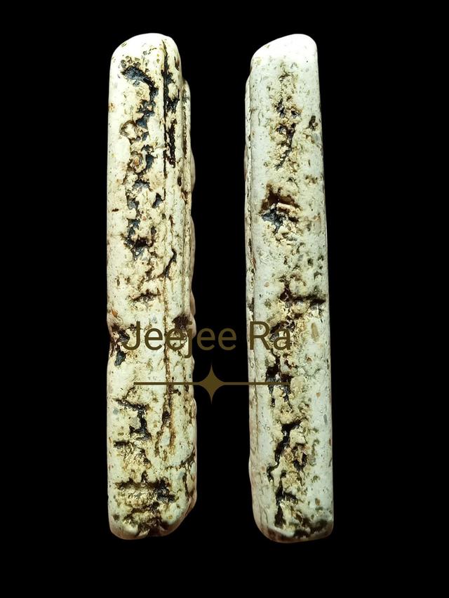 พระสมเด็จวัดระฆังพิมพ์ใหญ่เกศจรดซุ้มครบองค์ประกอบโดยรวมถือว่าองค์นี้สวยสมบูรณ์มากแบ่งปันคะ