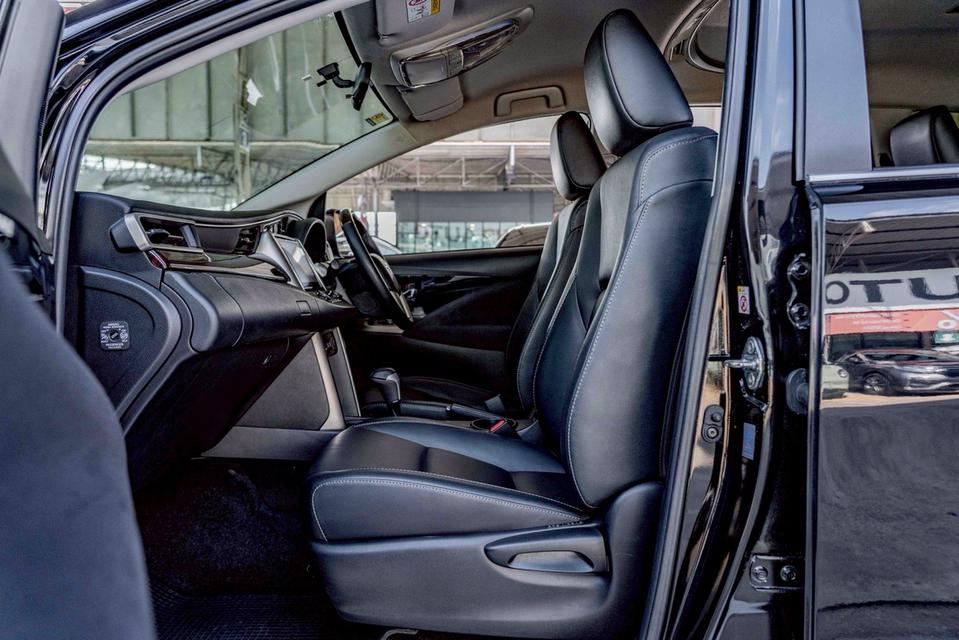 รหัสรถ NP9233 TOYOTA INNOVA CRYSTA 2.8V 2020 12