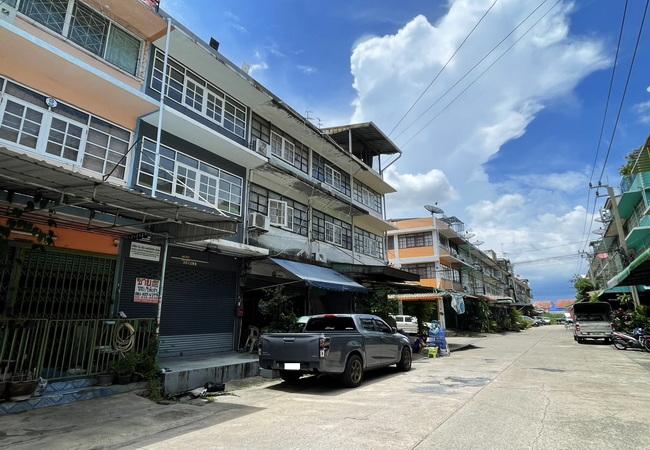 ขายและให้เช่าอาคารพาณิชย์ หมู่บ้านสินสมบูรณ์ สาย 4 เนื้อที่ 14 ตร.ว. สภาพดี พร้อมอยู่