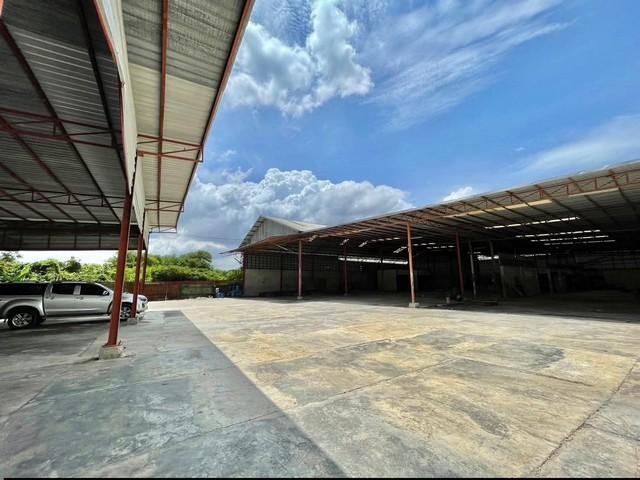 ขายโรงงานพนัสนิคมชลบุรี 18-2-87 ไร่ พื้นที่สีเหลือง พื้นที่ภายในโกดัง 1,600 ตรม เดิมทำโรงไม้เก่า ห่างตัวเมืองพนัส 2 กิโล 4